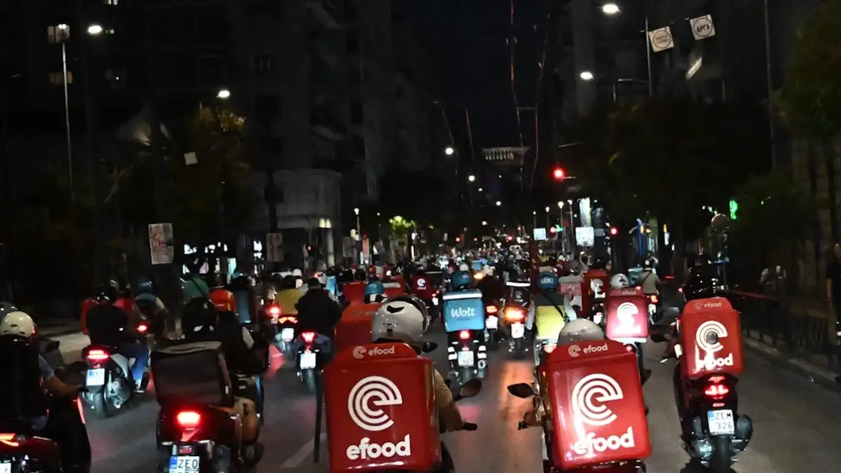 Σε 24ωρη απεργία προχωρούν οι διανομείς της efood την Τσικνοπέμπτη 12 Φεβρουαρίου