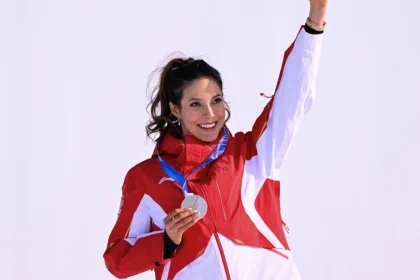 Χορός εκατομμυρίων για την Αϊλίν Γκου: Ποια είναι η σκιέρ που αρνήθηκε την αμερικανική υπηκοότητα και πλούτισε αγωνιζόμενη για την Κίνα