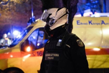 Πάτρα: Δύο απόπειρες αυτοκτονίας, μέσα σε λίγες ώρες, κινητοποίησαν Αστυνομία και ΕΚΑΒ - Μία νεαρή μεταφέρθηκε στο νοσοκομείο