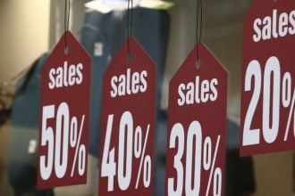 Χειμερινές εκπτώσεις 2026: Φινάλε με χαμηλές επιδόσεις - Πτώση τζίρου στο λιανεμπόριο