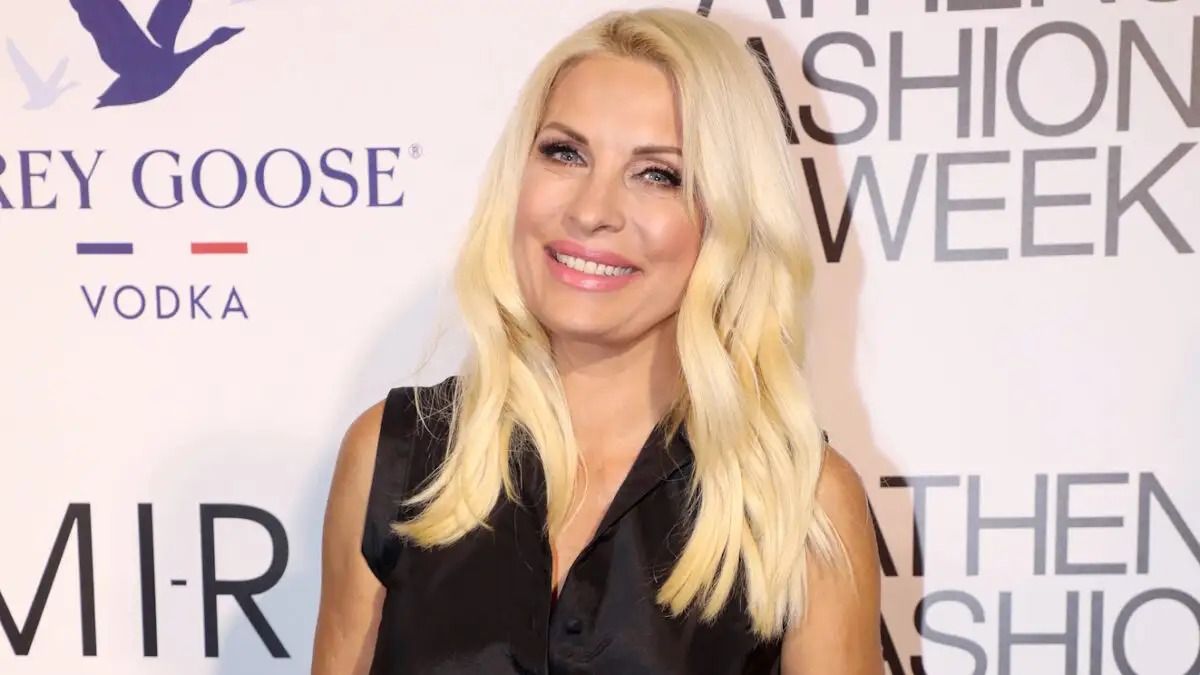 Η Ελένη Μενεγάκη αποκάλυψε πώς ανεβάζει τη διάθεσή της