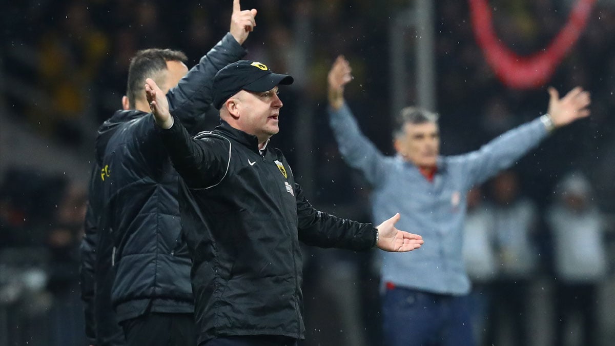 Ο Νίκολιτς απέλυσε τον βοηθό του γιατί πήγε στο ΣΕΦ! ΦΩΤΟ