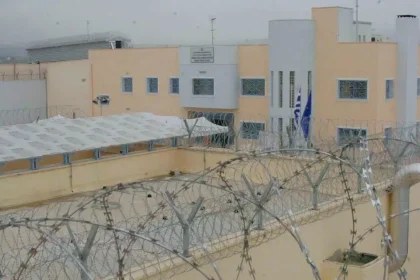 Φυλακές Δομοκού: Παρουσία του Αλκέτ Ριζάι η δολοφονία του βαρυποινίτη – Ισοβίτης προσπάθησε να προστατεύσει τον αρχιφύλακα