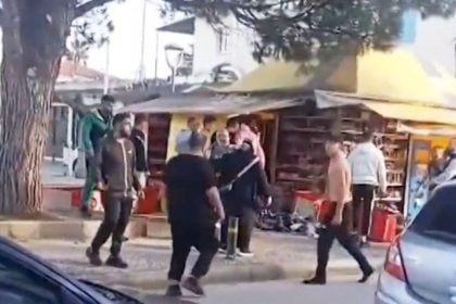 Ηλεία: Δύο συλλήψεις για τον άγριο ξυλοδαρμό του περιπτερά και του γιου του