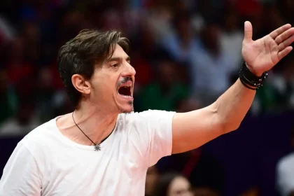 Οργισμένος Γιαννακόπουλος: «Παίκτες και προπονητές είστε ξεφτιλισμένοι, να παραιτηθείτε όλοι»