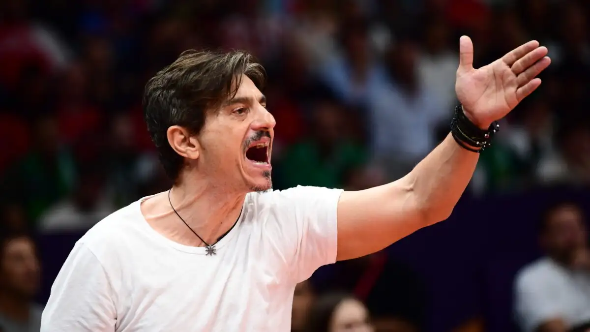 Οργισμένος Γιαννακόπουλος: «Παίκτες και προπονητές είστε ξεφτιλισμένοι, να παραιτηθείτε όλοι»