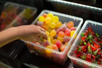 Ειδικοί προειδοποιούν για την ανθυγιεινή διατροφή στα πρώτα χρόνια ζωής