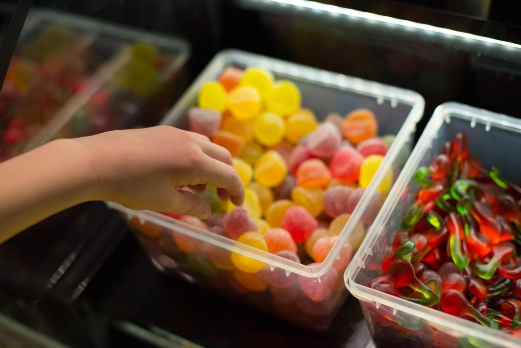 Ειδικοί προειδοποιούν για την ανθυγιεινή διατροφή στα πρώτα χρόνια ζωής