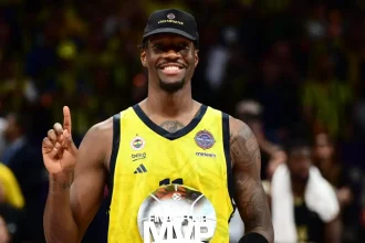 Ο Νάιτζελ Χέιζ-Ντέιβις στον Παναθηναϊκό, ο Δημήτρης Γιαννακόπουλος ανακοίνωσε τη μετεγγραφική «βόμβα»