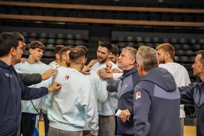 Εθνική μπάσκετ: «Μέσα» ο Παπανικολάου, έξω ο Σαμοντούροβ - Ποιοι «κόπηκαν»