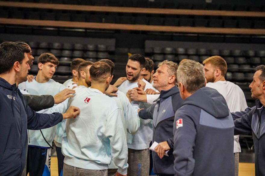 Εθνική μπάσκετ: «Μέσα» ο Παπανικολάου, έξω ο Σαμοντούροβ - Ποιοι «κόπηκαν»