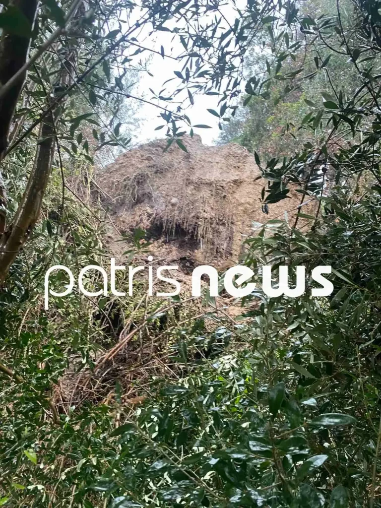 Ηλεία: Βράχος απειλεί να πέσει σε σπίτια στο Κατάκολο - ΦΩΤΟ