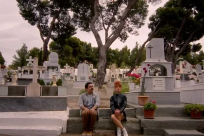 Hotel Elvira: Ο Χάρι ανακαλύπτει ότι η βρετανική εταιρεία θέλει να βάλει στο νησί ανεμογεννήτριες