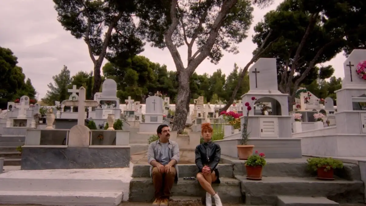 Hotel Elvira: Ο Χάρι ανακαλύπτει ότι η βρετανική εταιρεία θέλει να βάλει στο νησί ανεμογεννήτριες