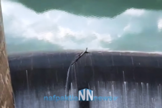 Σε εξέλιξη η ελεγχόμενη υπερχείλιση του φράγματος του Ευήνου - Εντυπωσιακές εικόνες (ΒΙΝΤΕΟ)