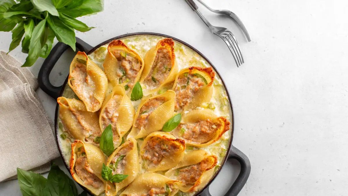 Κοχύλια – ζυμαρικά γεμιστά με θαλασσινά