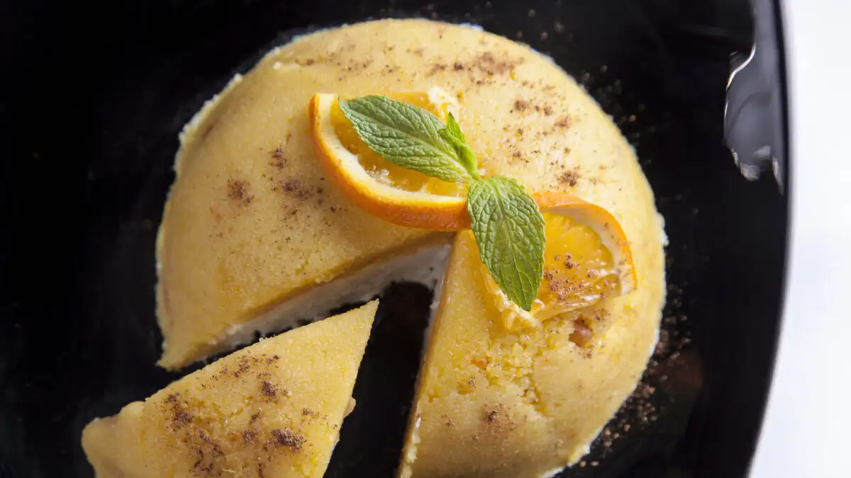 Σιμιγδαλένιος χαλβάς με χυμό πορτοκαλιού