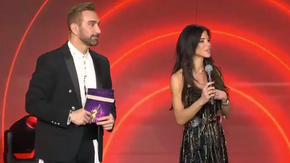 J2US: Η Δάφνη Καραβοκύρη και η Έλενα Τσαγκρινού αποχώρησαν από το μουσικό σόου