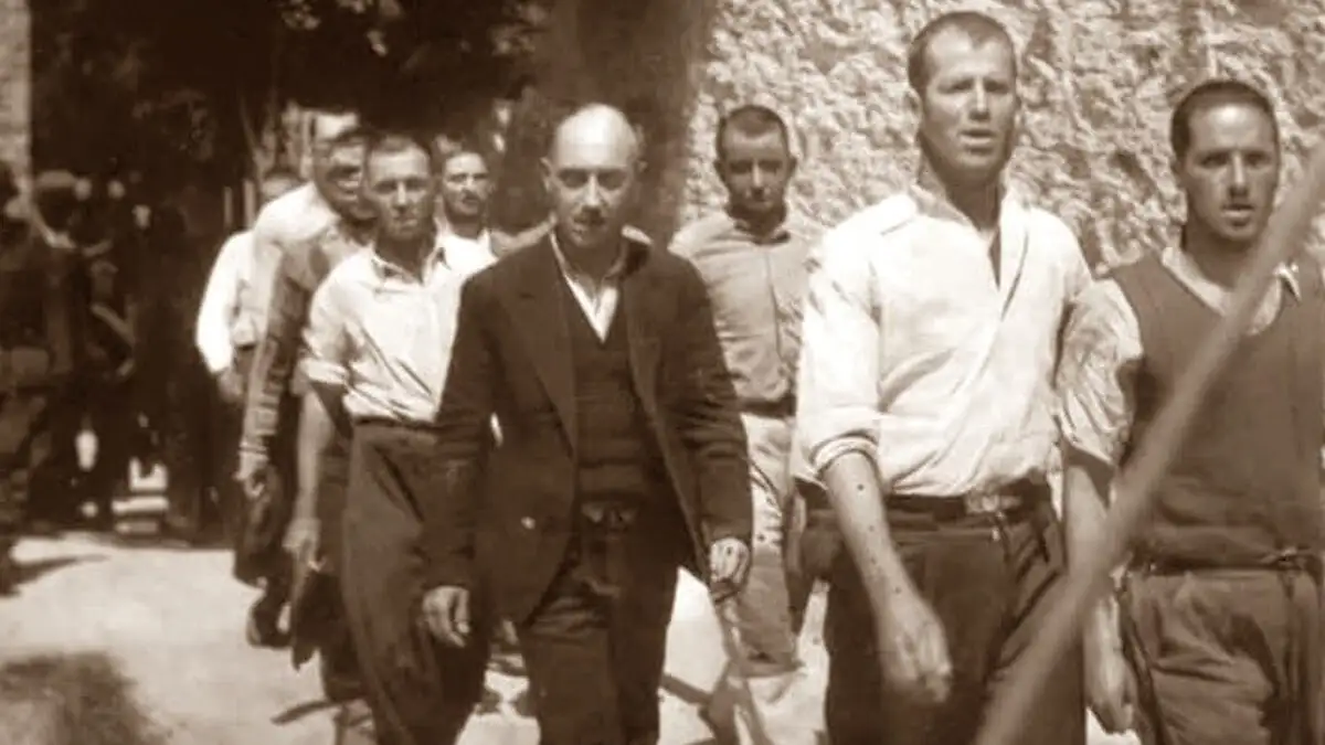 Υπουργείο Πολιτισμού: Μνημείο το σύνολο της συλλογής με τις φωτογραφίες από την εκτέλεση των 200 κομμουνιστών στην Καισαριανή