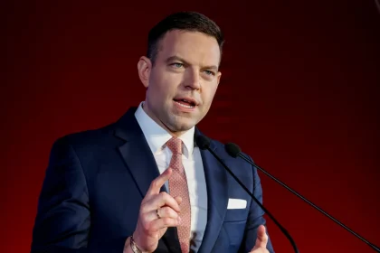 Η ΟΝΝΕΔ τρολάρει τον Κασσελάκη! 