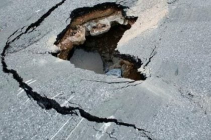 Καθίζηση σε δρόμο της Αρχαίας Ολυμπίας - Διακοπή κυκλοφορίας