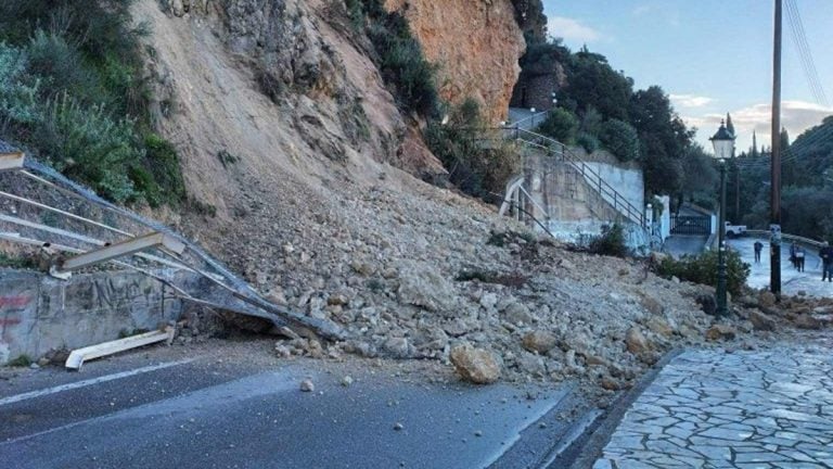 Κατολισθήσεις: Μετά την Ιόνια οδό, έκλεισε και η παλιά εθνική προς Ιωάννινα ΝΕΟΤΕΡΑ