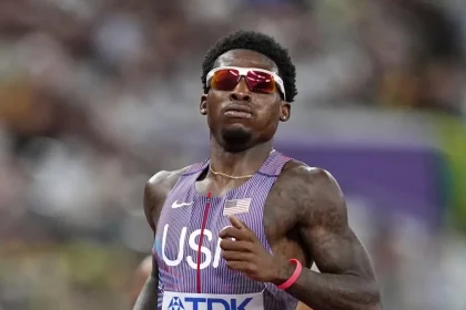 Ο Καλέμπ ΜακΡέι έκανε παγκόσμιο ρεκόρ στα 400μ. κλειστού στίβου