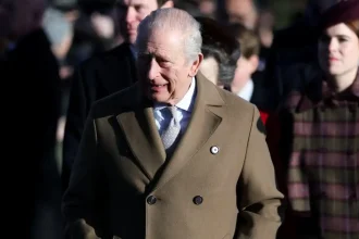 Η πρώτη δήλωση του βασιλιά Καρόλου για τη σύλληψη του αδερφού του Άντριου: «Να εφαρμοστεί ο νόμος»