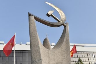 ΚΚΕ: Αποκρουστική η ανάρτηση του πρωθυπουργού την ώρα που οικογένειες και εργαζόμενοι θρηνούν για τον χαμό των πέντε εργατριών