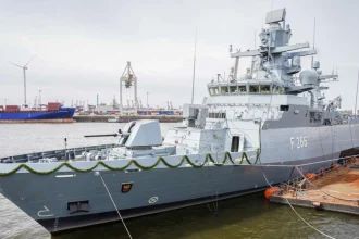 Δύο συλλήψεις για σαμποτάζ σε γερμανικά πολεμικά πλοία, Έλληνας ο ένας