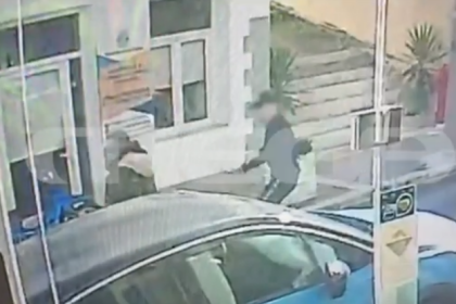 Πύλος: Δεν του άρεσε το κούρεμα και χτύπησε με ρόπαλο τον κουρέα