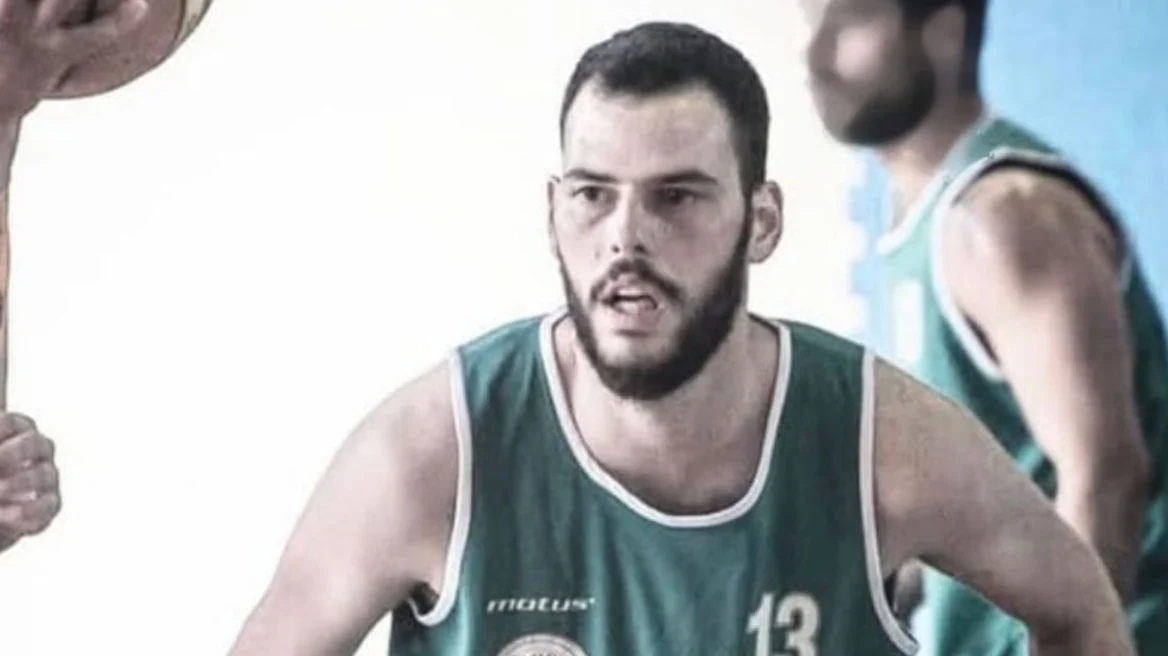 Διπλή τραγωδία για την οικογένεια του μπασκετμπολίστα που κατέρρευσε στο γήπεδο, ο αδελφός του είχε σκοτωθεί σε τροχαίο το 2022