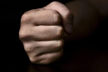 Πάτρα: Του πήραν 25.000 ευρώ για "αγορά" μηχανήματος και όταν ζήτησε εξηγήσεις τον έδειραν!