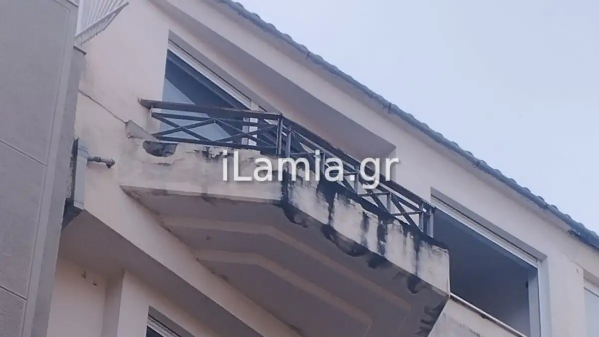 Λαμία: Γυναίκα ανασύρθηκε νεκρή μετά από φωτιά στο σπίτι της και άλλες δύο απεγκλωβίστηκαν από διπλανό διαμέρισμα