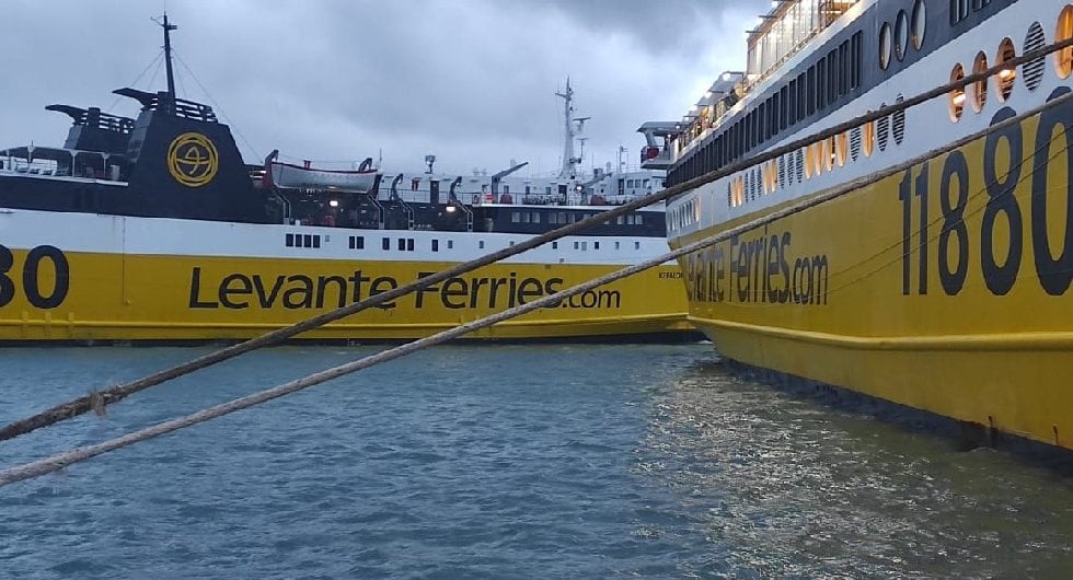 Δεμένα τα πλοία στην Κυλλήνη - Έκλεισε η γραμμή για Ζάκυνθο, Κεφαλονιά