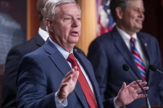 Τραμπικός γερουσιαστής: Πρόσβαλε κατά πρόσωπο την πρωθυπουργό της Δανίας, την αποκαλούσε «κυρούλα»