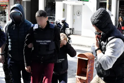 Λουτράκι: Στον εισαγγελέα ο 17χρονος που κατηγορείται για τη δολοφονία του συνομήλικού του