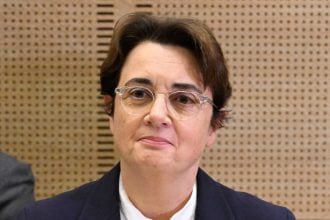 Παραιτήθηκε η διευθύντρια του Μουσείου του Λούβρου