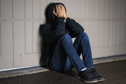 Θεσσαλονίκη: Πατέρας ξυλοκόπησε τον 17χρονο γιο του με αναπηρία, τον κατήγγειλε η κόρη του