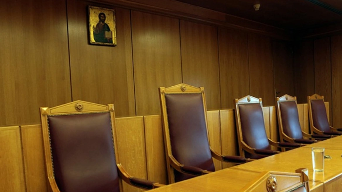 Ένωση Δικαστών και Εισαγγελέων: Πολιτική τυμβωρυχία και άκρατος καιροσκοπισμός πάνω στη δίκη των Τεμπών