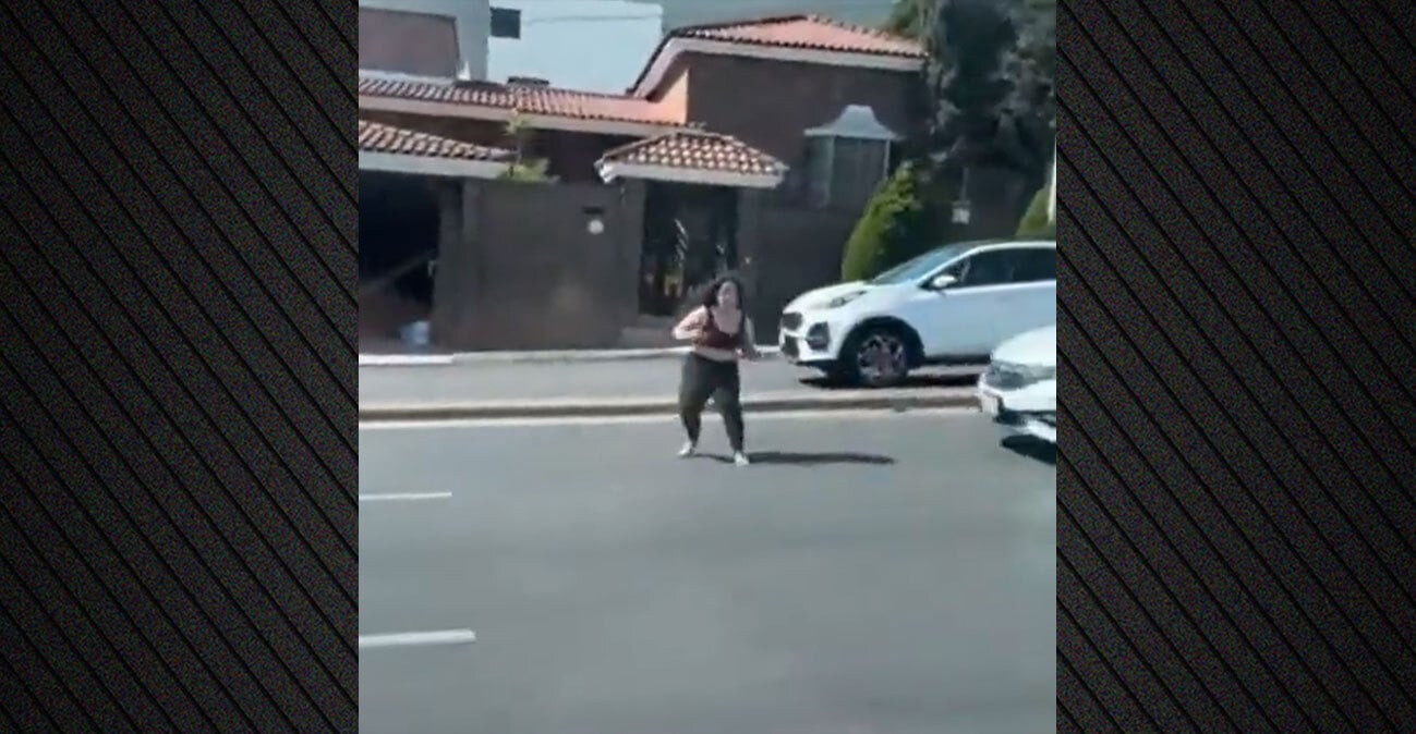 Σοκαριστικό βίντεο από το Μεξικό: Αυτοκίνητο εκτοξεύει γυναίκα