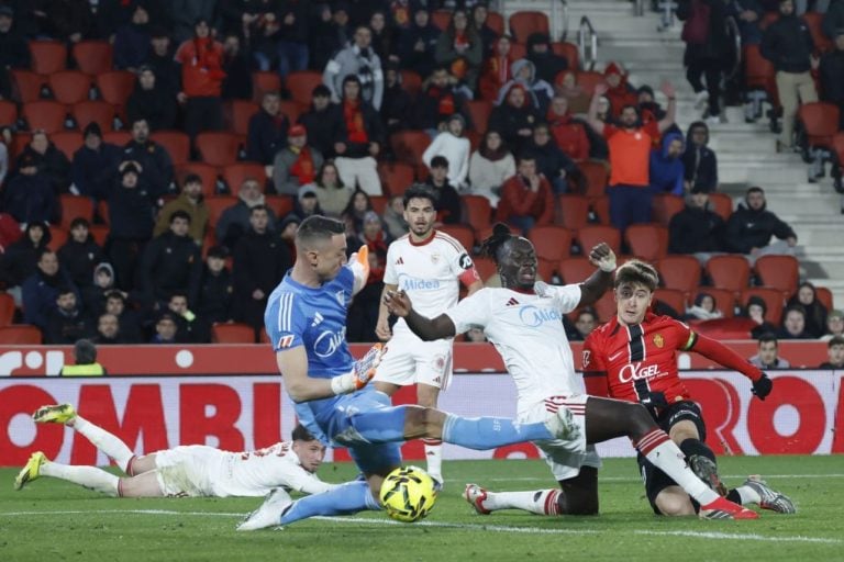 Σε περιπέτειες μπαίνει η Σεβίλλη του Αλμέιδα που συνετρίβη 4-1 στη Μαγιόρκα