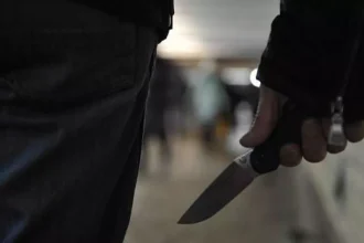 Πάτρα: Τα ήπιε, τράβηξε μαχαίρι και επιτέθηκε σε όποιον έβρισκε μπροστά του!