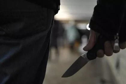 Πάτρα: Τα ήπιε, τράβηξε μαχαίρι και επιτέθηκε σε όποιον έβρισκε μπροστά του!