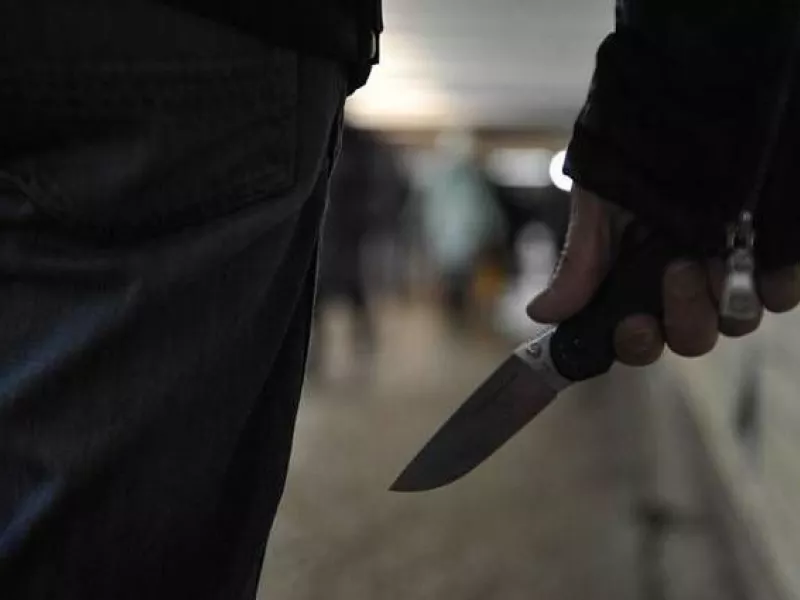 Πάτρα: Τα ήπιε, τράβηξε μαχαίρι και επιτέθηκε σε όποιον έβρισκε μπροστά του!