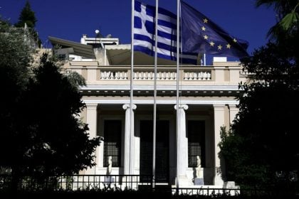 Έκτακτη συνεδρίαση του ΚΥΣΕΑ στο Μαξίμου μετά τις επιθέσεις ΗΠΑ και Ισραήλ στο Ιράν