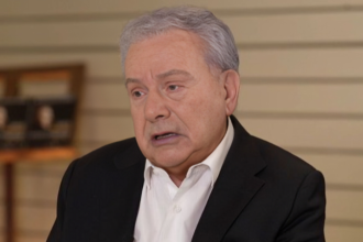 Μανώλης Μητσιάς: Το πολύ σε έναν χρόνο θα σταματήσω το τραγούδι, θέλω να φύγω όρθιος