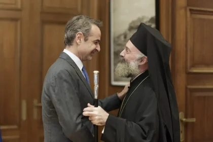 Μητσοτάκης σε Αρχιεπίσκοπο Αυστραλίας: Κατάκτηση για τον Ελληνισμό, η επιστολική ψήφος των ομογενών