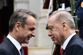 Κυριάκος Μητσοτάκης – Ρετζέπ Ταγίπ Ερντογάν: Επτά χρόνια συναντήσεων, από το Λονδίνο και τον Βόσπορο έως το «ναυάγιο» της Νέας Υόρκης