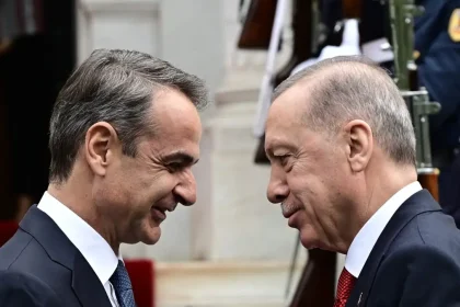 Κυριάκος Μητσοτάκης – Ρετζέπ Ταγίπ Ερντογάν: Επτά χρόνια συναντήσεων, από το Λονδίνο και τον Βόσπορο έως το «ναυάγιο» της Νέας Υόρκης